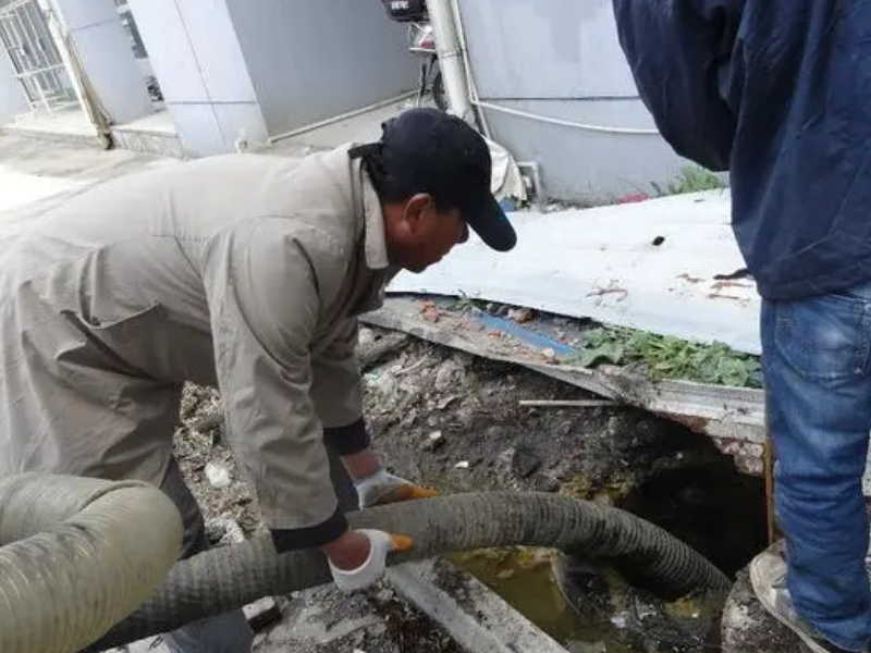 深圳南山桂庙路专业化粪池清理下水道、厕所、马桶